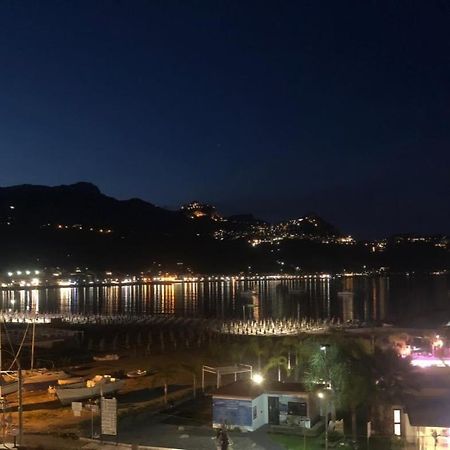 Casablu, Un Delizioso Bilocale Sulla Baia Di Naxos Lägenhet Giardini Naxos Exteriör bild